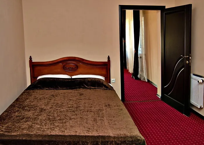 Stupari Hotell 3*