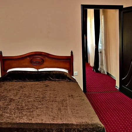 Stupari Hotell 3*